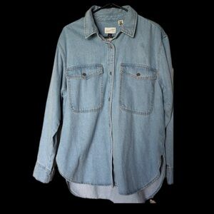Universal Thread Light Blue Denim Button-Up Shirt